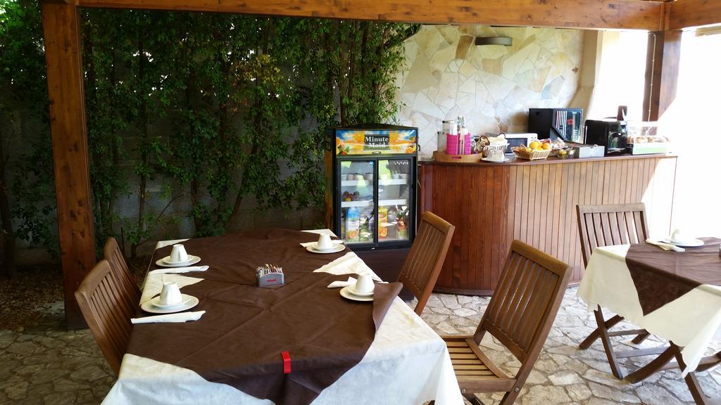 B&B Quattrostelle Cavallino di Lecce Exterior foto